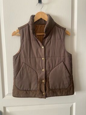 Quilted Brown Puffer Vest - Medium
